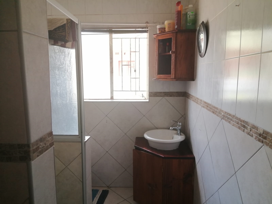 6 Bedroom Property for Sale in Geelhoutpark North West